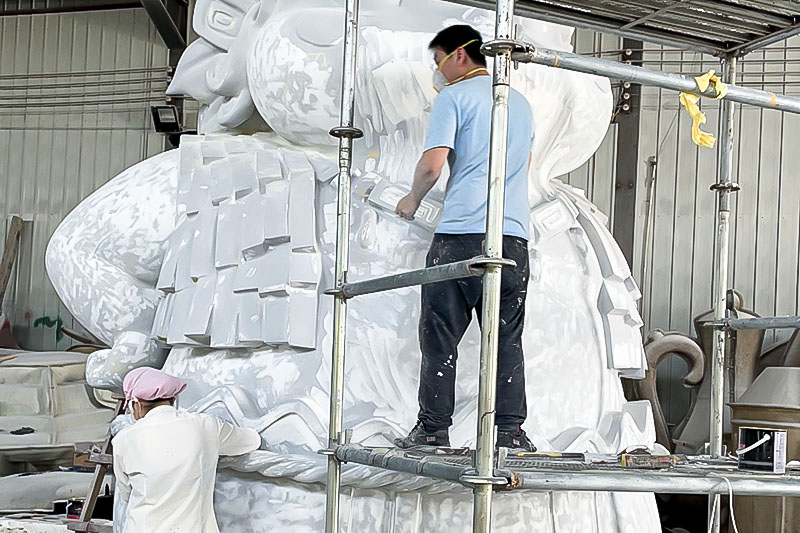 How to Choose and Use Large Fiberglass Sculptures Statues